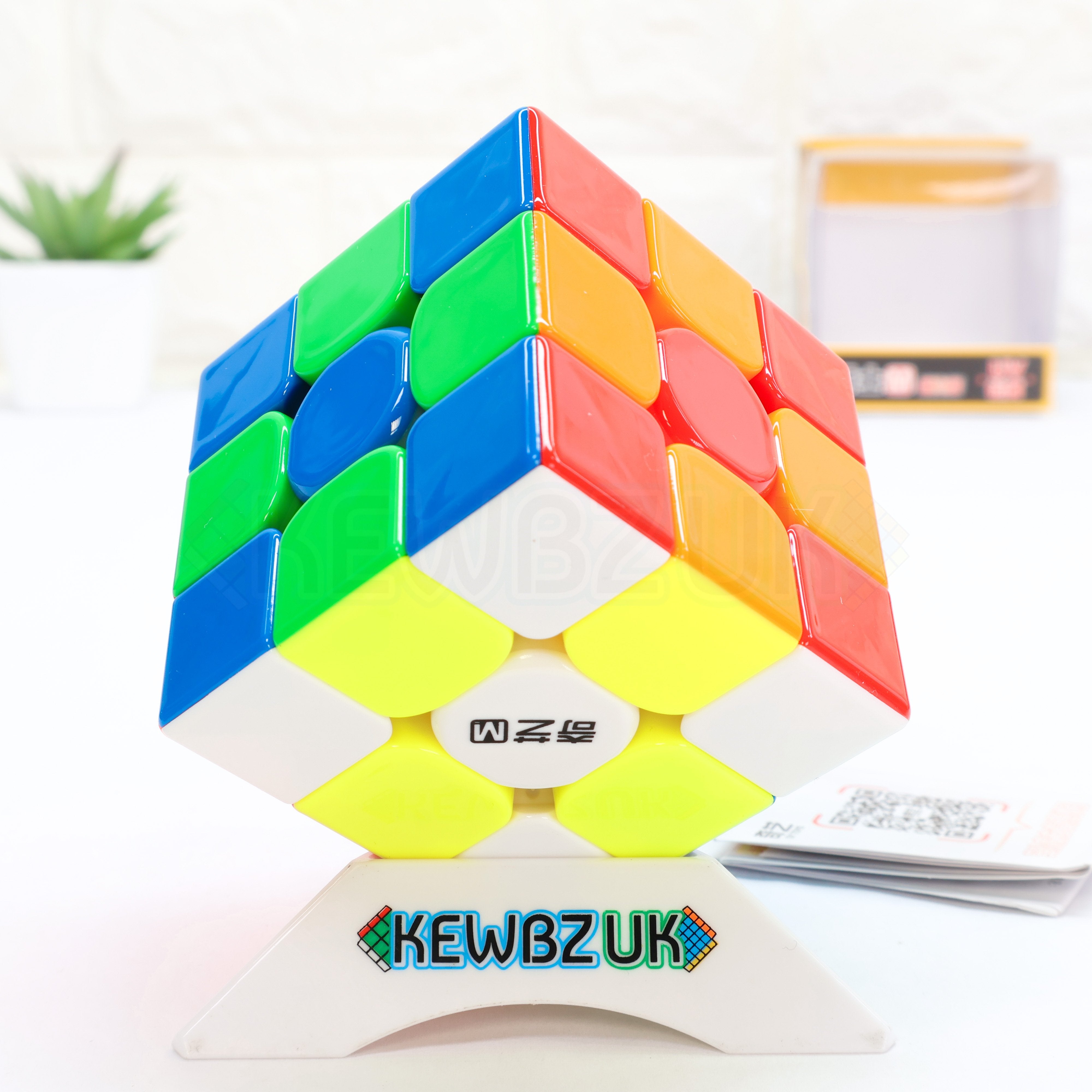 QiYi Warrior M 3x3 + Display Packaging (Magnetic, UV)