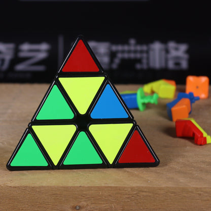 YJ YuLong Pyraminx V2 (Magnetic)